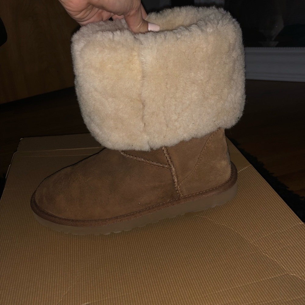 UGGS *damaged*
